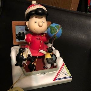 Peanuts Lucy Charles Schulz MN Tribute Statue